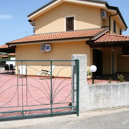 Ferienhaus Fuer 6 Personen Ca 100 M In Pizzo, Kalabrien Provinz Vibo Valentia - B59370 Сasa de vacaciones *
